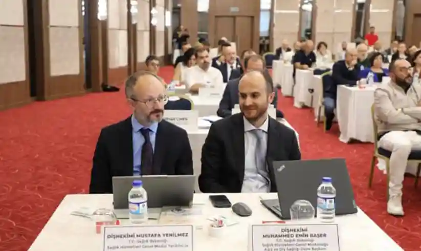 Sağlık Bakanlığı Sağlık Hizmetleri Genel Müdür Yardımcısı Dişhekimi Mustafa Yenilmez ve Sağlık Hizmetleri Genel Müdürlüğü Ağız ve Diş Sağlığı Daire Başkanı Dişhekimi Muhammed Emin Başer TDB nin Diyarbakır Toplantısına birlikte katıldılar